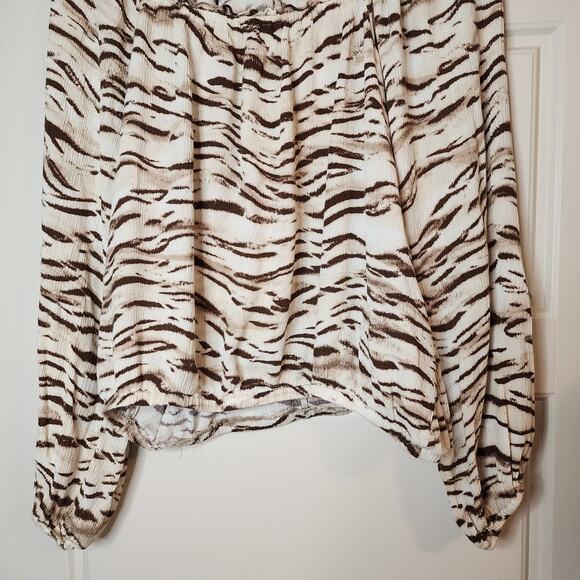 Animal Striped Print Top Womens Size Large Brown & White Blouse Unique Pattern - Picture 6 of 9